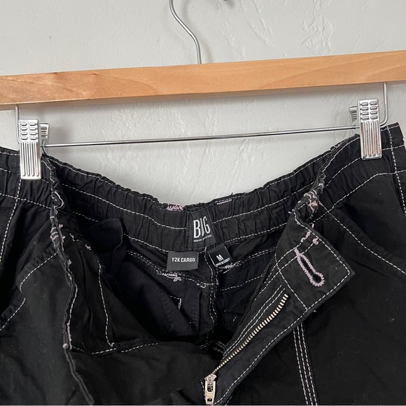 UO Y2K Low Rise Cargo - Picture 3 of 4